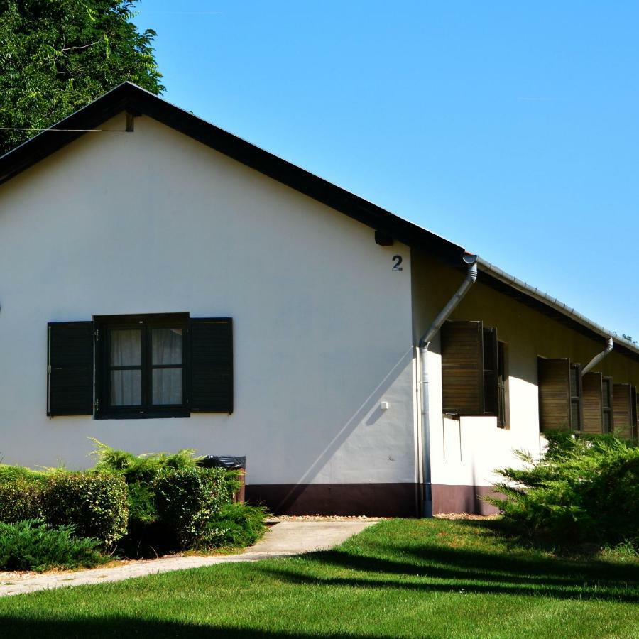 Sipito Pihenopark Hotel Pilis Exterior foto