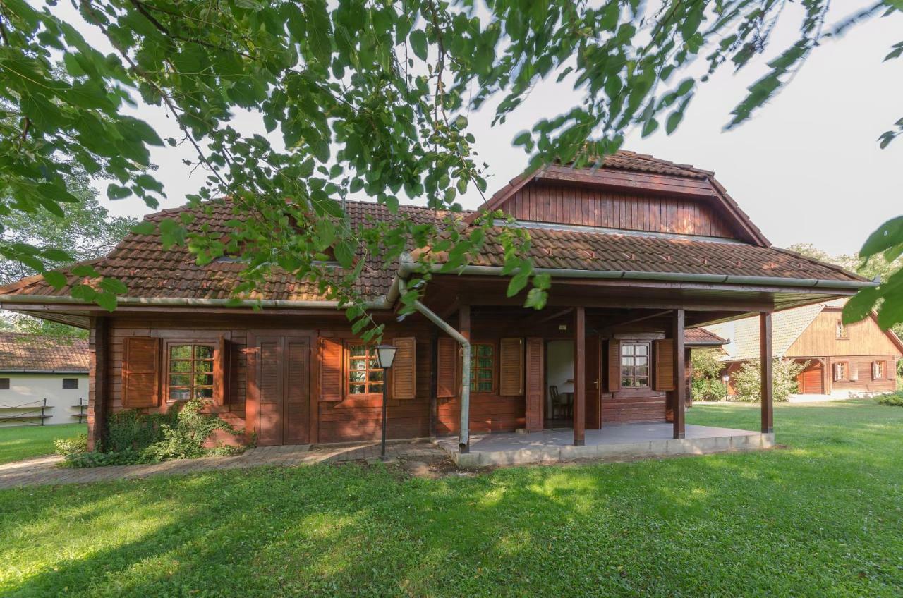 Sipito Pihenopark Hotel Pilis Exterior foto