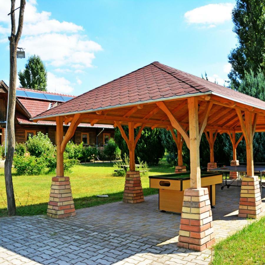 Sipito Pihenopark Hotel Pilis Exterior foto